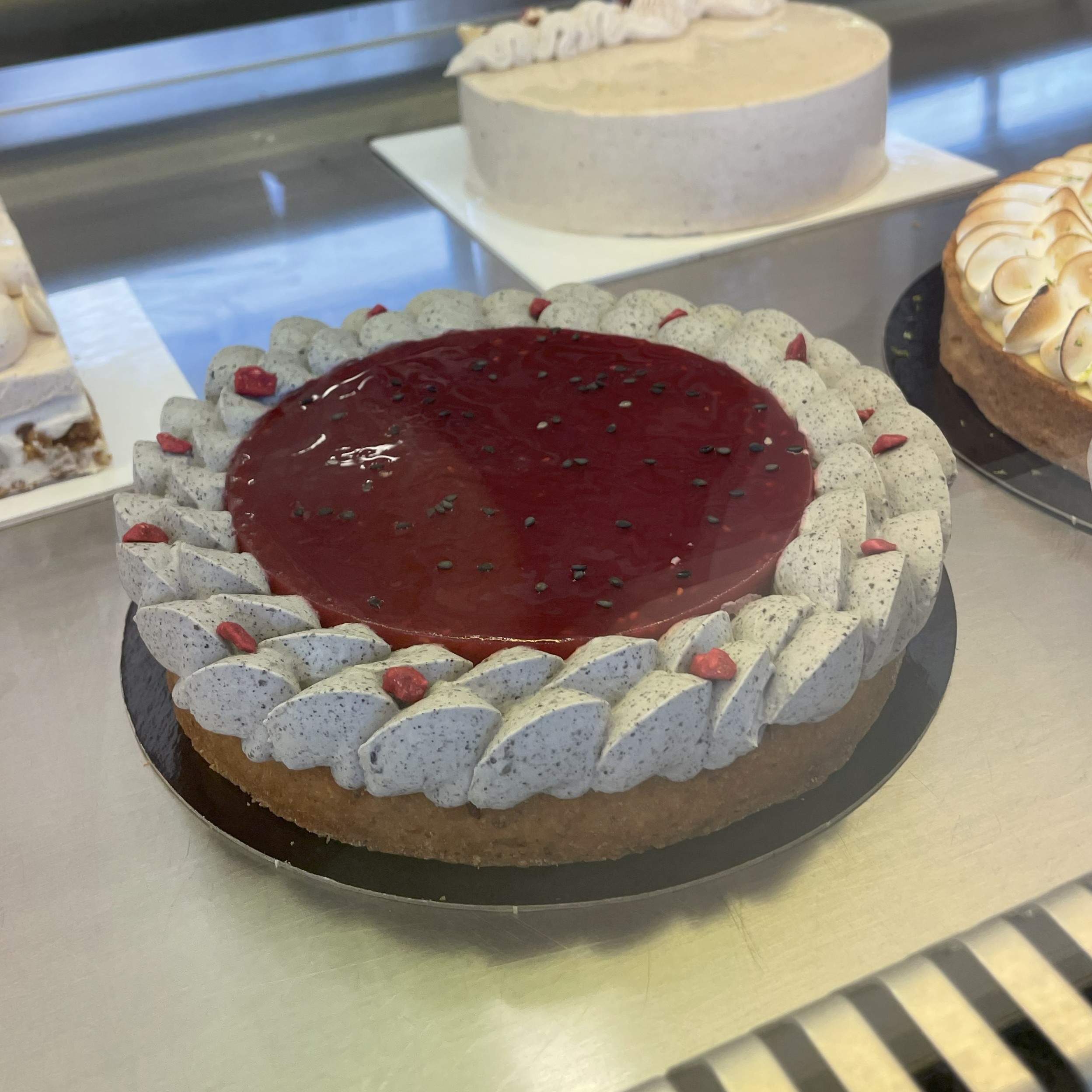 Sesame framboise entremet